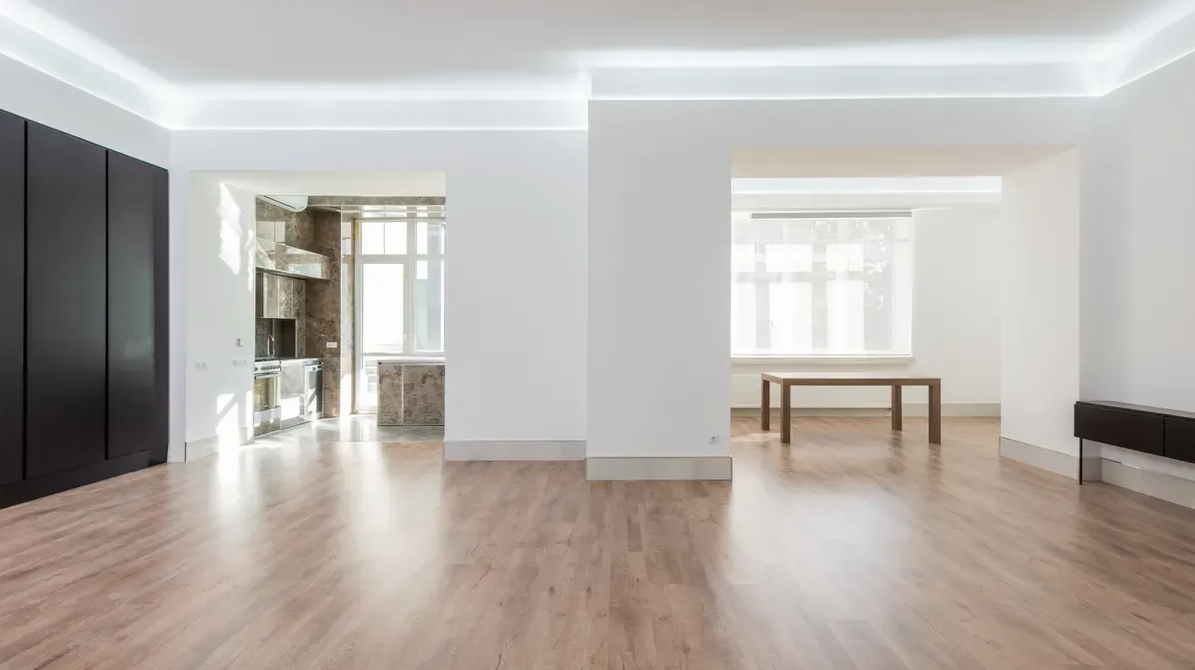 img of The best color laminate flooring for a small house